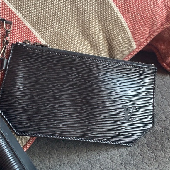 Guaranteed authentic Louis Vuitton swing back - Picture 3 of 7